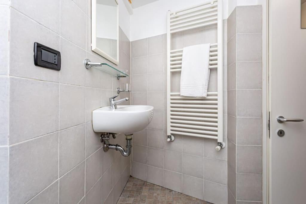 Apartment Adorno 2 - Affitti Brevi Italia Genua Exteriör bild