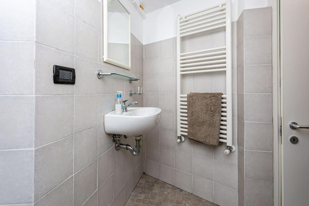 Apartment Adorno 2 - Affitti Brevi Italia Genua Exteriör bild