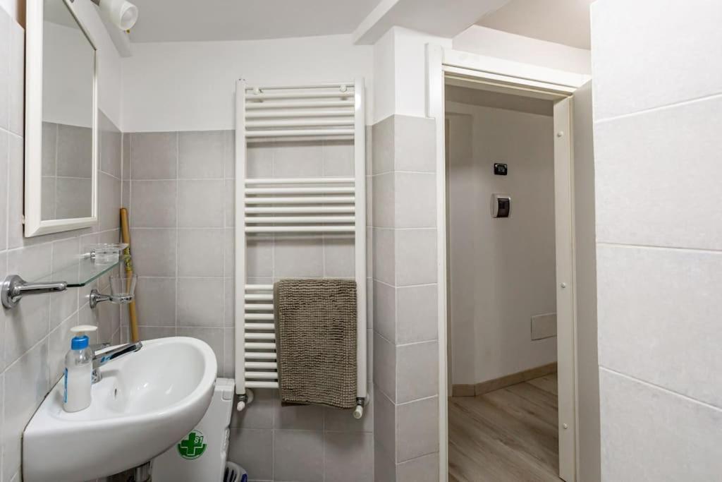 Apartment Adorno 2 - Affitti Brevi Italia Genua Exteriör bild